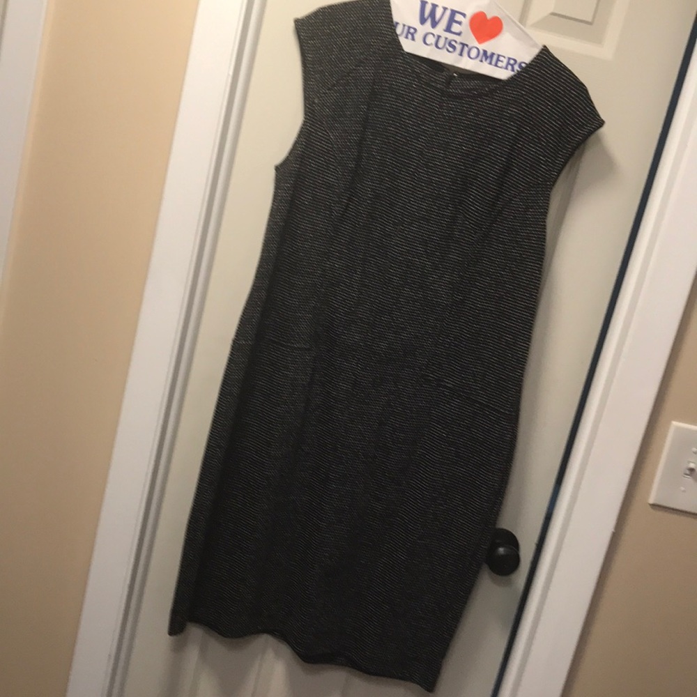 Black and white stretch speckled dress